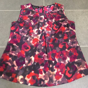 Light-weight Jones New York sleeveless floral top